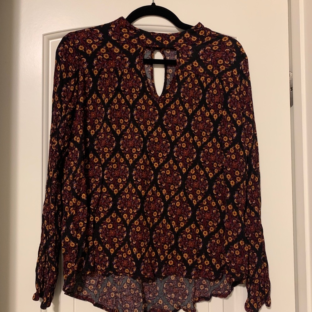 Boho floral top with cutout